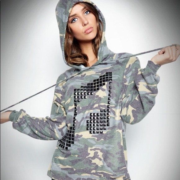 Lauren Moshi Tops - Lauren Moshi Markie Camo Music Note Hoodie Pullove